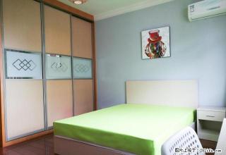 (单间出租)押一付一无手续费、市南区政府、软件园、欣宇花园精装次卧带空调 - 青岛28生活网 qd.28life.net