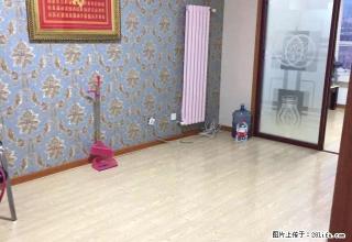 真实图片 海逸景园套二厅双气精装婚房 2.8万/年 - 青岛28生活网 qd.28life.net
